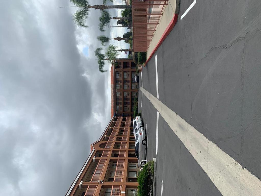 Grand Park Inn Baldwin Park Εξωτερικό φωτογραφία